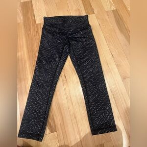 Lululemon - True Self Crop. Size 4.